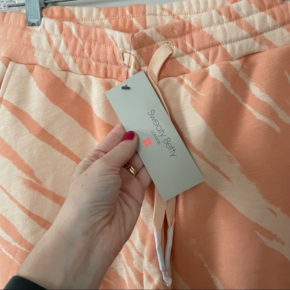 NWT Sweaty Betty Essentials Sweatshirt and Joggers Set - Picture 5 of 16